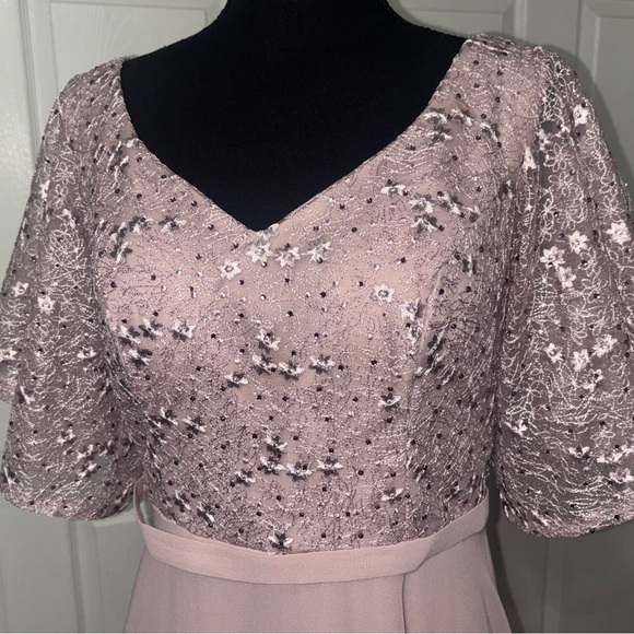 Lavender Lace Top Chiffon Maxi Dress - Picture 2 of 4